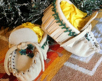 Baby Booties, 'Christmas Holly Berries' - Mukluk Style Moccasins, Baby Crib Booties, Unisex Leather Booties, Babys First Christmas Apparel