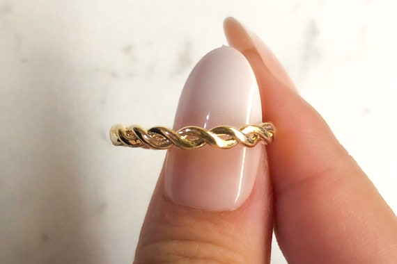 Rope style best sale ring