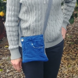recycled jeans bag, crossbody bag, denim purse, bedazzled jeans, blue denim crossbody purse, cell phone pouch, denim sparkly pocket bag D182