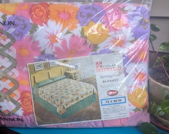 Manta Vintage Cannon Monticello Springtime | Nova na Embalagem | Floral Tamanho Casal 72x90 | Fabricada nos EUA | Estilo Cottagecore