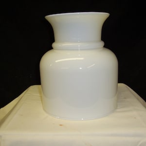 Blåst opalglas märkt tillverkat i Frankrike, fackelskärm, ljusspridare, ljusskärm, lampskärm i antik glasstil, cylindrisk,