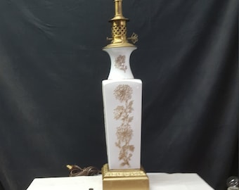 Vintage Holly Wood Regency Chiniosery  style Table lamp ,.  Large over size lamp , white porcelain  floral motif, 3 way lamp , statement urn