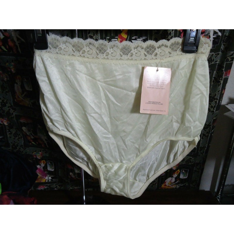 Nos Vtg Creamy Yellowish Silky Nylon Panties Sz 7 Delicate Lace US Made NWT Leggs Etsy
