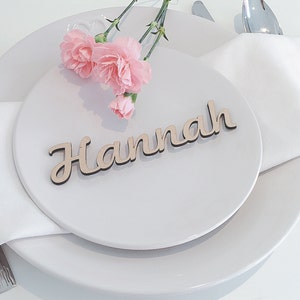 Tarjetas de lugar de boda, nombres de lugares de madera, nombres de corte láser, favores de boda de madera, configuración de nombres de mesa elegantes rústicos personalizados oro plata imagen 1