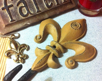 FLEUR DE LIS - Wall Hook - Cast Iron - Wall Decor - 4 1/2 x 7