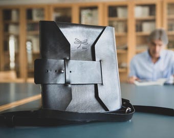 Black leather laptop sleeve for men, convertible