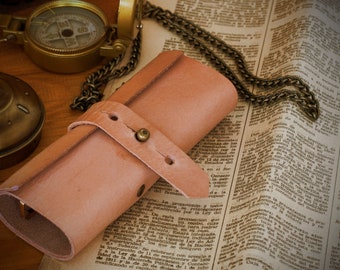 Natural leather glasses case. Designed by Ludena. Handmade using premium leather. Low, secure and functional.