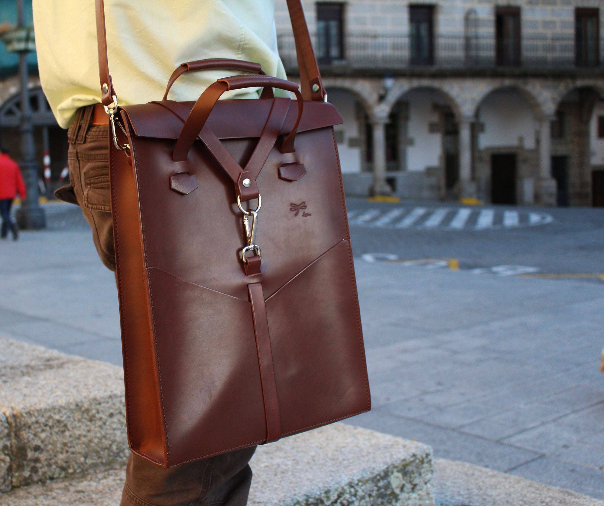 Brown Leather laptop bag. Handbag and removable shoulder strap, with