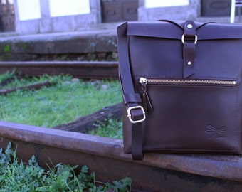 Handmade genuine leather ipad bag, Handcrafted leather work, Custom laptop bag, Comfortable and resistant for every day, Leather naturally.