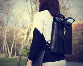 Laptop leather accesories. Backpack and case for your laptop. A lovely, elegant and simple handmade leather combination.