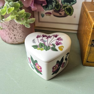 Trinket Box Portmeirion Pottery Heart Shaped Botanic Garden Cyclamen