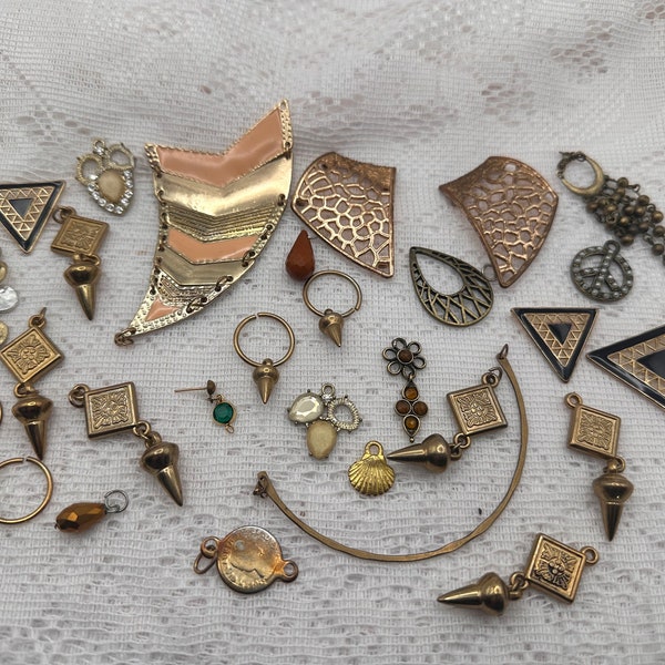 29 piece vintage pendants, scrap jewelry, jewelry maker, vintage charms, pendant set,  jewelry supplies, craft supplies, charm lot, destash