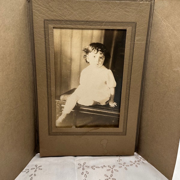 Vintage children’s cabinet photo, antique photos, vintage photos, photos of kids, scrapbooking, junk journal , 1800s young girl, child photo