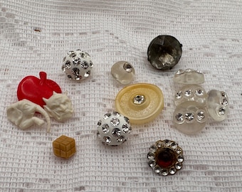 14 vintage buttons, Cute Buttons, Destash buttons, vintage sewing supplies. sewing embellishments, button lot, sewing supplies, mystery bag