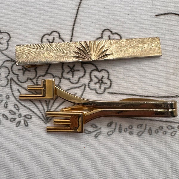 Vintage gold tone car tie clip, tie bar, husband gift, gift for him, gift for dad, vintage men’s brooch, Hickok USAtie clip bar, car tie pin