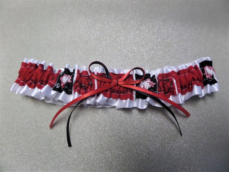 University of Arkansas Garter Set