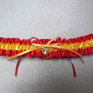 ELIGE* Amuleto del Cuerpo de Marines de EE. UU. Camuflaje Uniforme militar estadounidense Camuflaje / rojo dorado Liga de boda para lanzar Recuerdos de lanzamiento de boda Almohada para portador de anillos de los Marines Yellow & red satin