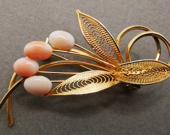 Vintage Angel Skin Coral Gold Tone Flower Bouquet Pin Brooch