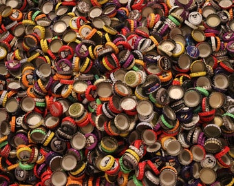 200 capsules de bouteilles de bière mélangées, de superbes couleurs ! Propre, cabossé Expédition rapide