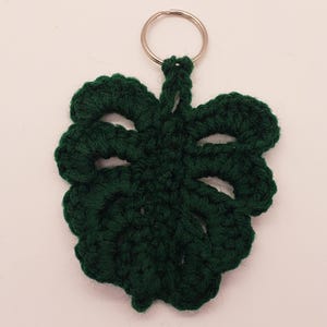 Monstera leaf keychain