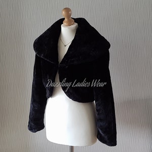 Black Long Sleeved Faux Fur Bolero Large Collar / Shrug / Jacket ...