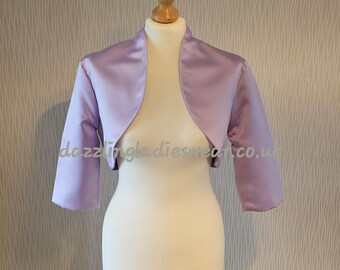 Bolero in raso lilla/viola/coprispalle/giacca corta completamente foderata - UK 4-26/US 1-22 maniche a 3/4 - formale/matrimonio/sposa n. 1