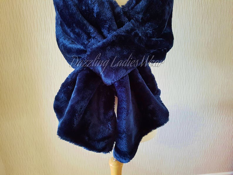 Navy Dark Blue Soft Faux Fur Stole / Wrap / Shawl / Bolero / Shrug Satin Lining Weddings/bridal/Formal 画像 3