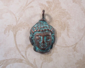 Buddha Anhänger - griechische Metall Cast in Kupfer Patina - 28 x 23 mm (G-005)