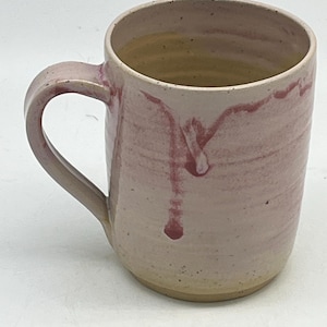 Taza grande roja y rosa