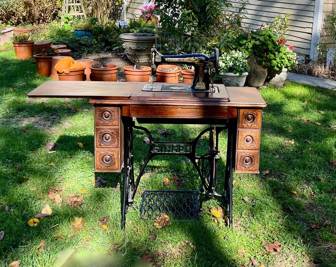 1919 Singer Treadle Sewing Machine 7 Drawers Quarter Sawn Oak Black