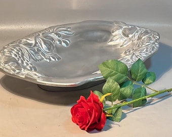 20" Cast Aluminum Platter Centerpiece Serving Bowl Embossed Fruits Tabletops Unlimited