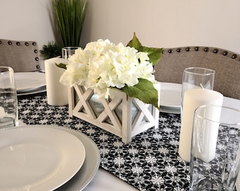 Black and White Floral Print Table Runner, Reversible, 4to6 Seater Tables, Fits Rectangle Table, Square Table, & Round Tables, Spring Decor