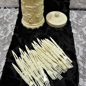 Vintage Hors d&#39;oeuvre Party Forks Appetizer Picks Flower and Lattice Container