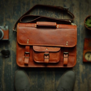 Custom Men's Leather Messenger Bag