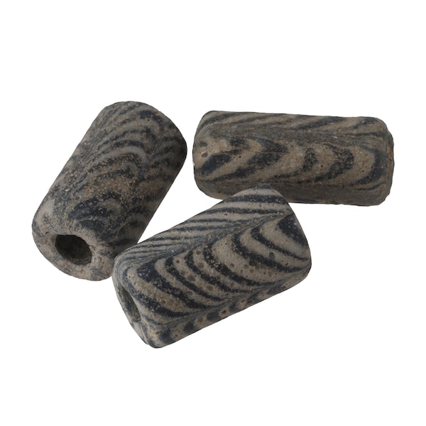 Ancient East Java Pelangi Jatim bead replica. 23x32mm  Pkg.1.B1-2067