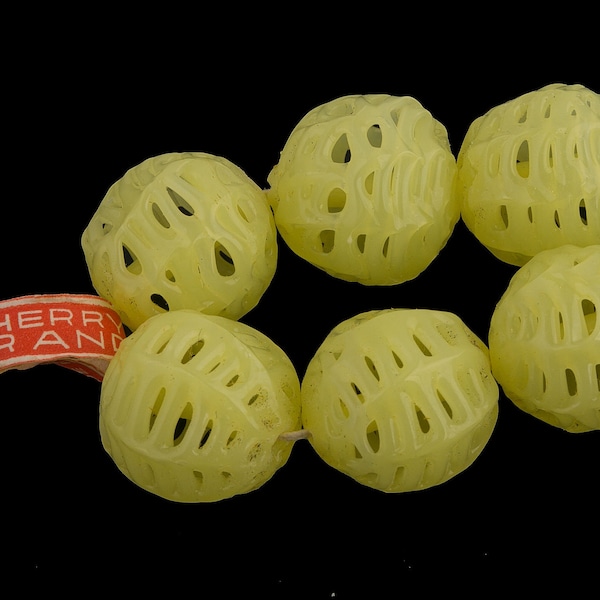 Vintage Japanese Spiderweb Lace Lampwork Glass Rounds. Opaque Pale Yellow. Cherry Brand. 17mm. Package of 1. B11-YO-0644