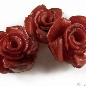 Vintage flat back plastic chestnut red rose round cabochon. 15mm. Package of 2. b5-836