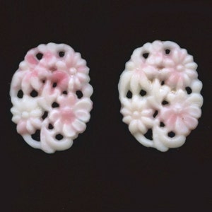 1920s Gablonz molded glass floral stone or pendant 18x14mm pkg of 2. b5-780