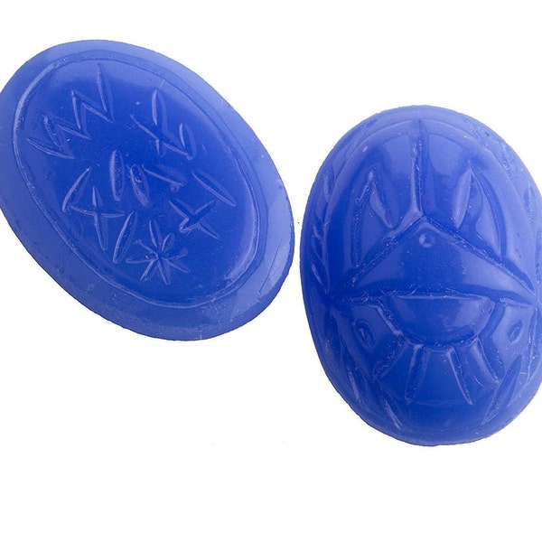 Vintage molded opaque blue glass scarab cabochon. 18x13mm. Pkg of 1. B5-0138