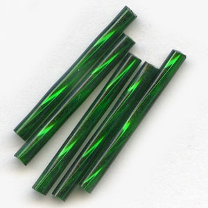 Vintage mirrored emerald green bugle beads. Czechoslovakia. 25mm. 10 gr. bag. b17-134