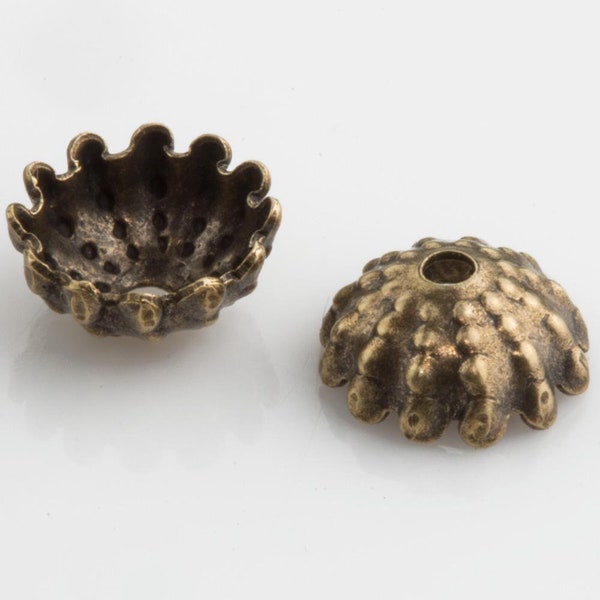 Oxidized brass fluted and textured bead cap. 7mm. 12 pcs. b9-2261