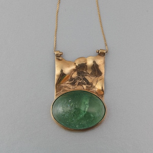 Ambachtelijke groene toermalijn edelsteen in 14kt geelgouden hanger ketting. nlfn124cj