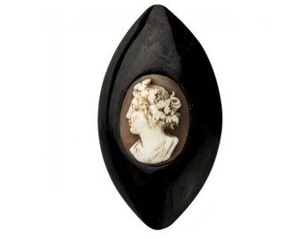 Antique English Whitby Jet & Shell Cameo Victorian Brooch. pnvc1010