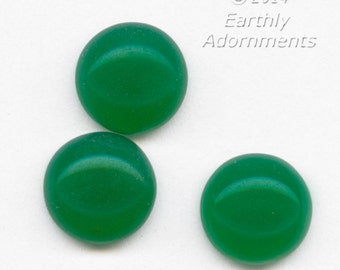 Vintage West German chrysoprase green round glass flatback cabochons. 11mm. Package of 4. b5-909