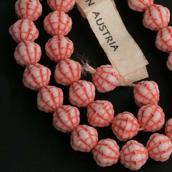 Vintage Austrian Molded Red and White Glass Beads. 6mm pkg of 10. b11-RD-0459-1