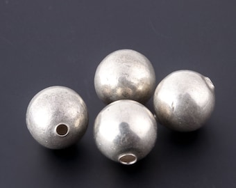 Vintage smooth sterling silver round beads, Mexico. 1940s-50s.  b18-674