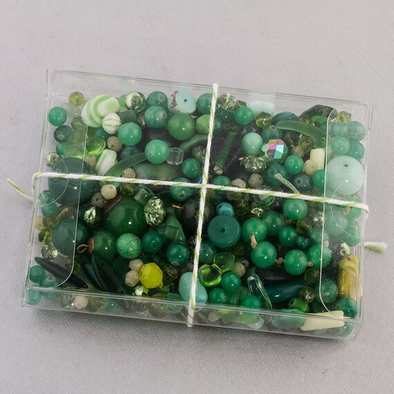 Lot De 200 Perles Vintage En Verre Vert Pomme Forme Papillon - Ancien - Inde