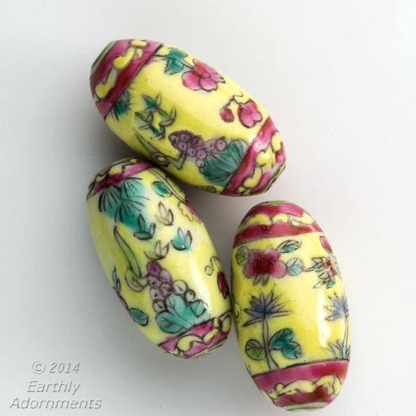 Vintage Chinese hand-painted oval porcelain beads 25x14mm, 2 pcs. b2-587