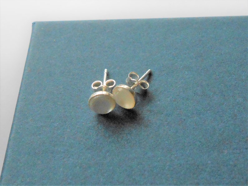 Shell Earrings Mother of Pearl Stud Earrings Bridal Earrings Stud Earrings