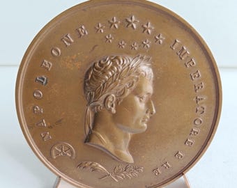 French vintage bronze decorative Napoleon Bonaparte medallion.